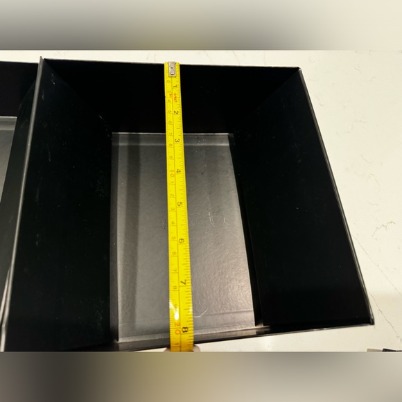 Chanel gift box ๐ with three different colored ribbons! ๐ - Picture 6 of 7